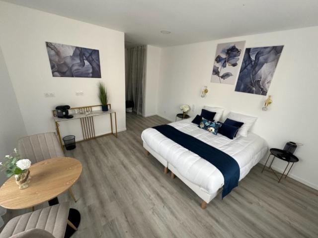 Au Coeur De Montmedy Bed and Breakfast Buitenkant foto